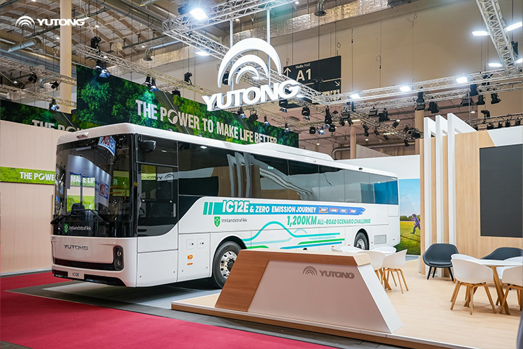 Yutong esittelee uuden sukupolven akkukäyttöisen sähköisen kaukoliikennebussin IC12E UITP-huippukokouksessa Hampurissa 2025, korostaen sähköistymisen innovaatioita