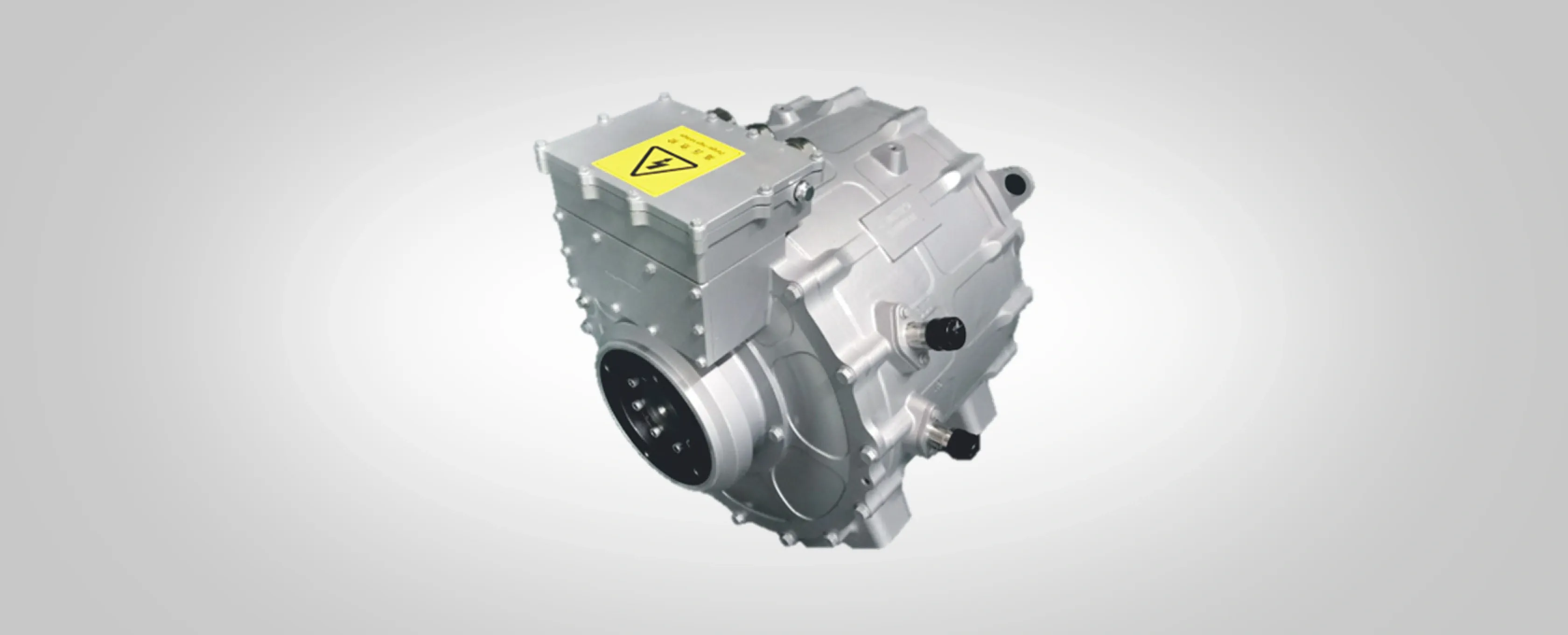 High-efficiency traction motor