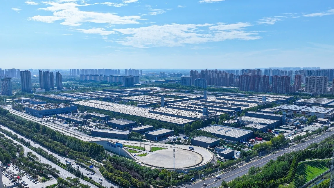 Yutongin uuden energian linja-autot edistävät vihreän joukkoliikenteen kehitystä maailmanlaajuisesti johtavan teknologian avulla