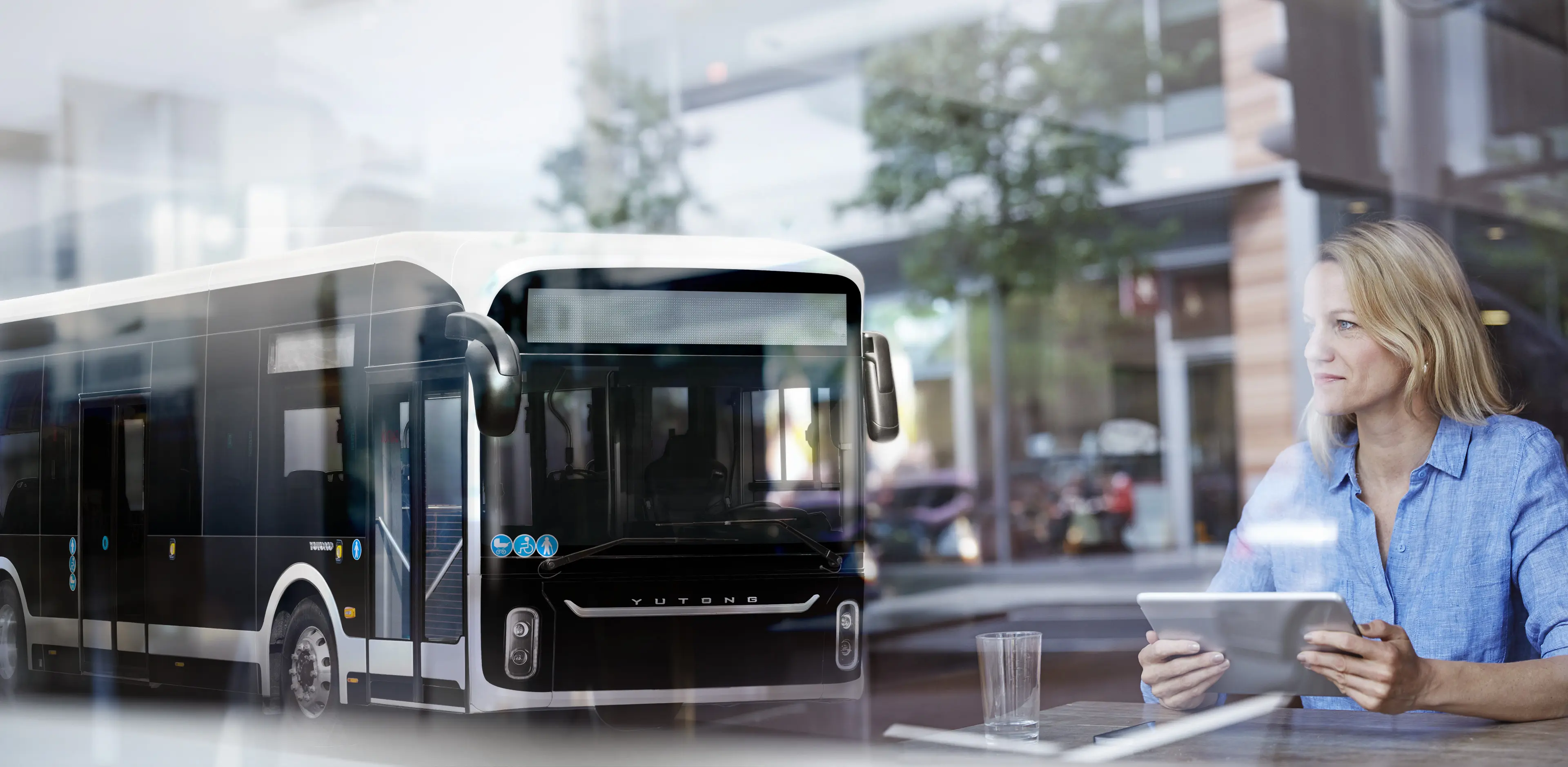 Electric Accordion Bus with Elegance Looking
